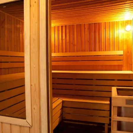 T2 Dans Un Chateau A Jausiers, Piscine Et Sauna, Ideal Pour 4 Personnes - Fr-1-165b-42 Apartment